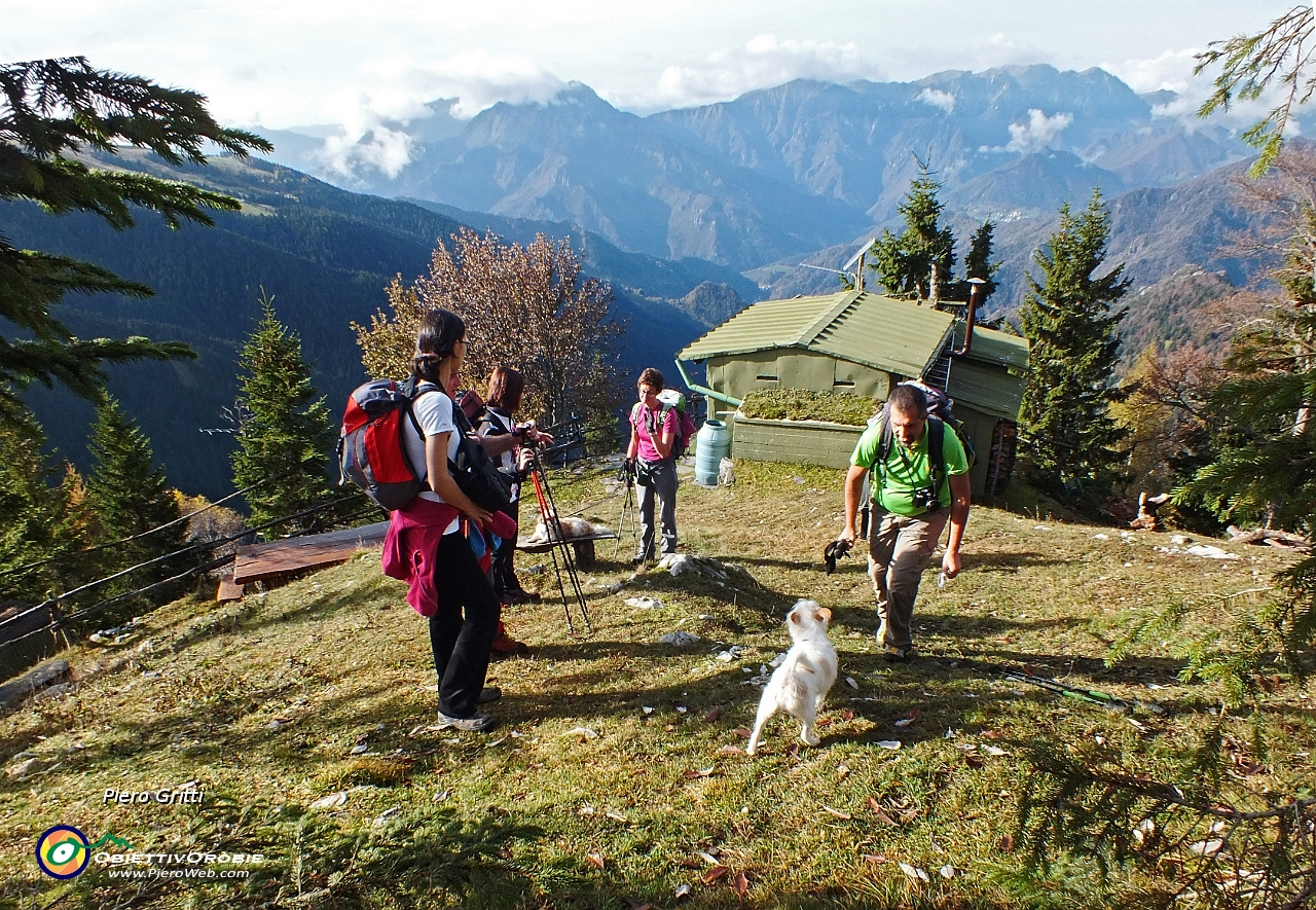 15 Vista verso Venturosa, Baciamorti, Zuccone Campelli.JPG